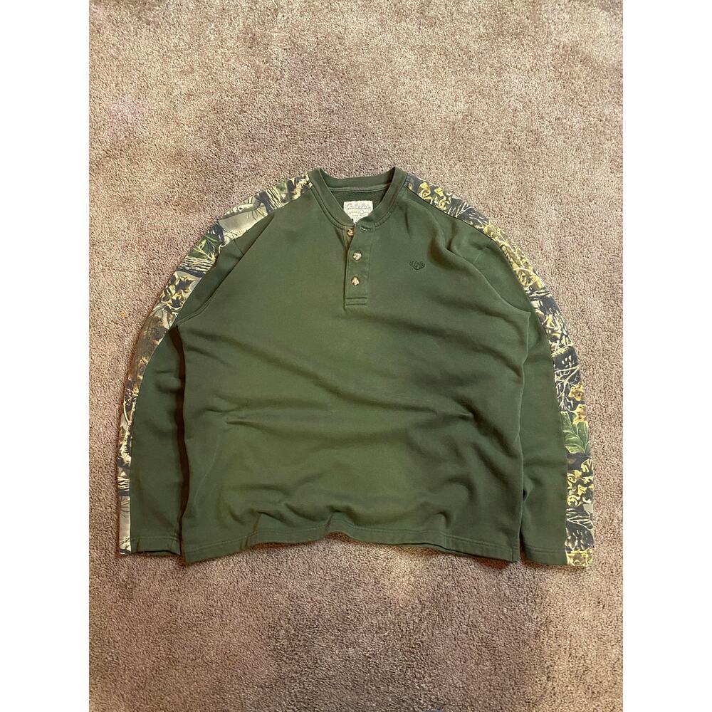 Cabelas Henley camo/green long sleeve sweater